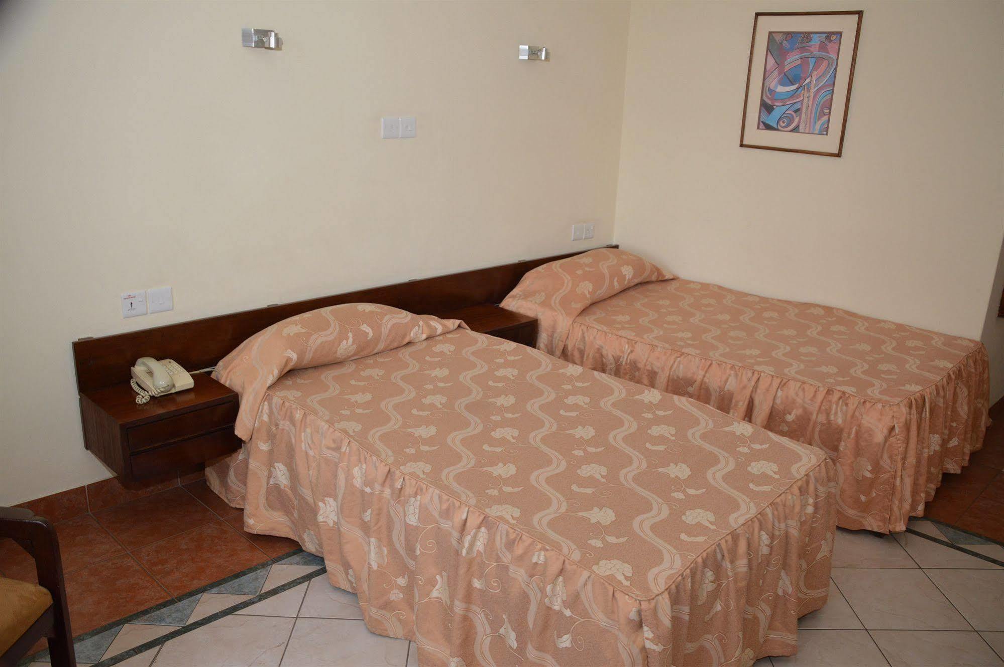 Sentrim 680 Hotel Nairobi Kültér fotó