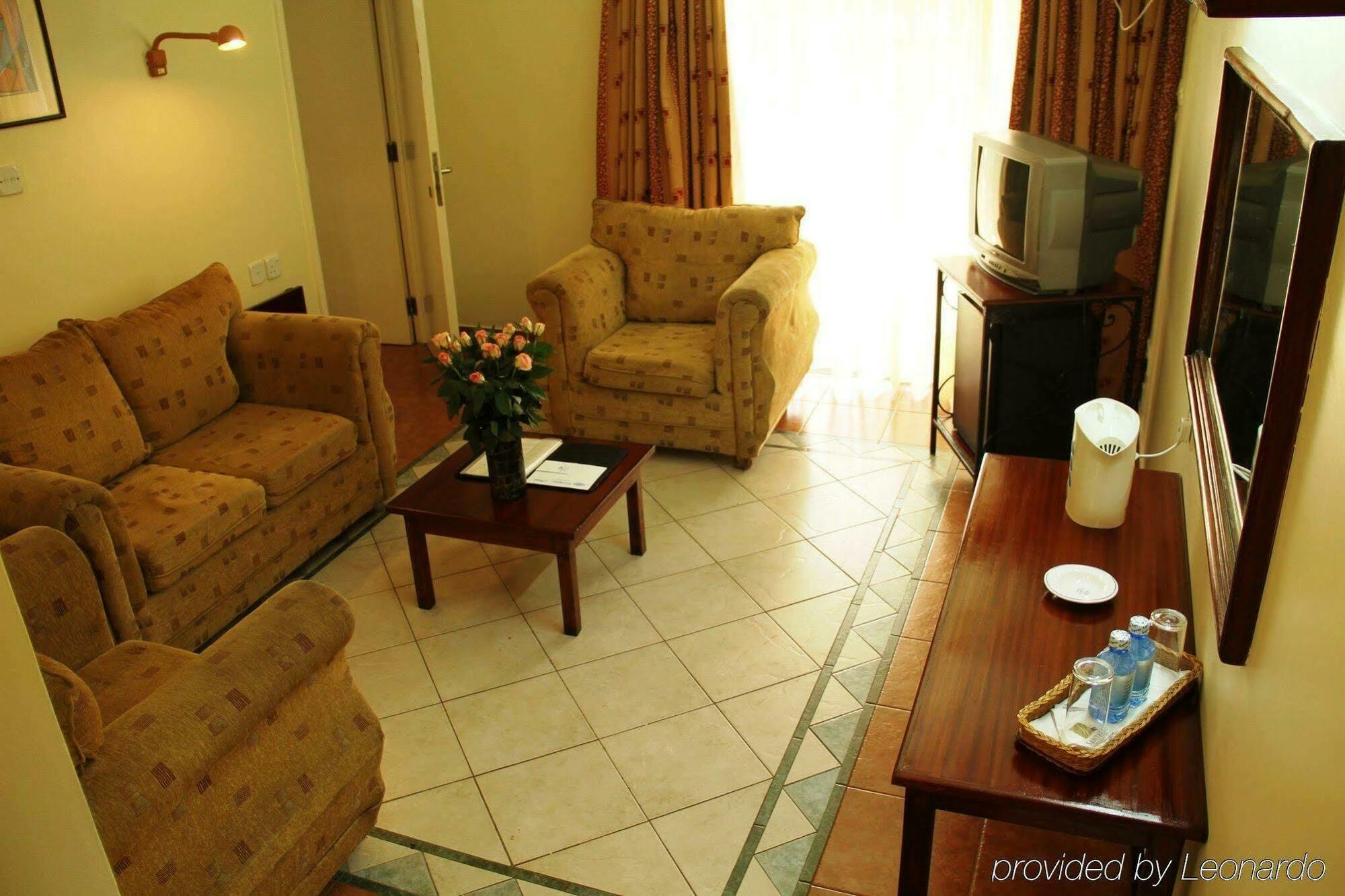 Sentrim 680 Hotel Nairobi Szoba fotó